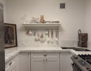 345 East 81st Street - Photo Thumbnail 1