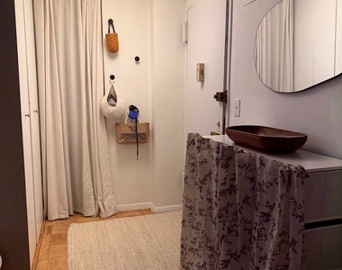 345 East 81st Street - Photo Thumbnail 9
