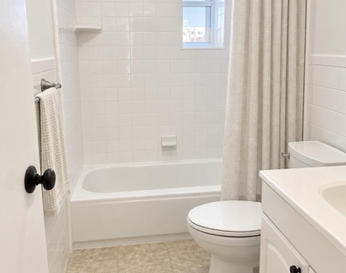 448 Ocean Avenue N - Photo Thumbnail 5