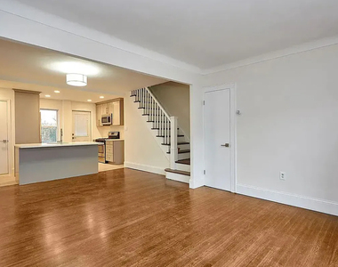 22-74 33rd Street - Photo Thumbnail 2