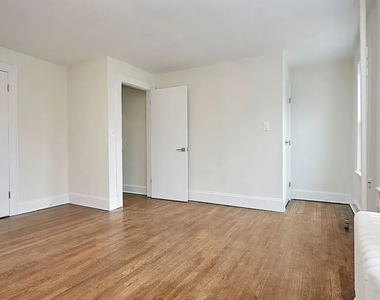 22-74 33rd Street - Photo Thumbnail 4