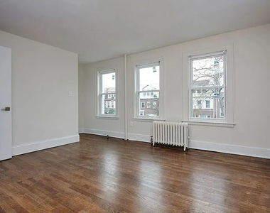 22-74 33rd Street - Photo Thumbnail 3