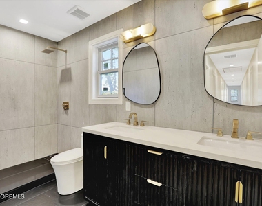 243 Woodcrest Road - Photo Thumbnail 27