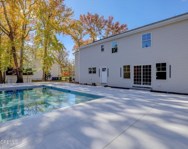 243 Woodcrest Road - Photo Thumbnail 5