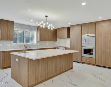 243 Woodcrest Road - Photo Thumbnail 8