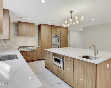 243 Woodcrest Road - Photo Thumbnail 9