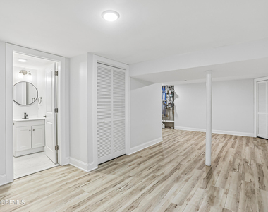 170 Seaman Street - Photo Thumbnail 9