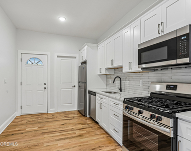 170 Seaman Street - Photo Thumbnail 3