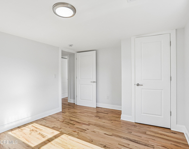 170 Seaman Street - Photo Thumbnail 10