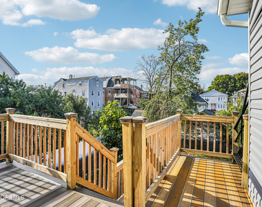 170 Seaman Street - Photo Thumbnail 3