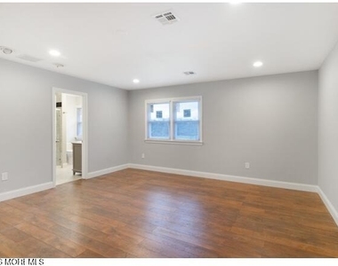 370 Smithburg Road - Photo Thumbnail 10