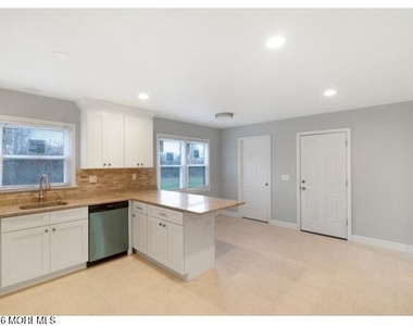 370 Smithburg Road - Photo Thumbnail 3