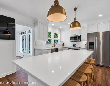 200 Lorraine Avenue - Photo Thumbnail 6