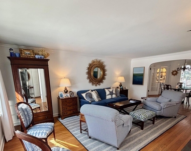 200 Lorraine Avenue - Photo Thumbnail 8
