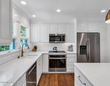 200 Lorraine Avenue - Photo Thumbnail 4