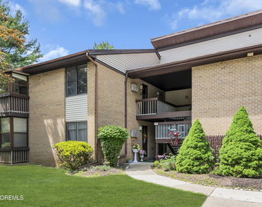 30 Meadow Green Circle - Photo Thumbnail 1
