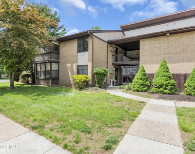 30 Meadow Green Circle - Photo Thumbnail 21