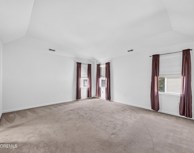 25 Brittany Court - Photo Thumbnail 4