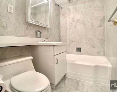 East 79 Street - Photo Thumbnail 2