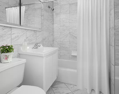 E 52nd St - Photo Thumbnail 2