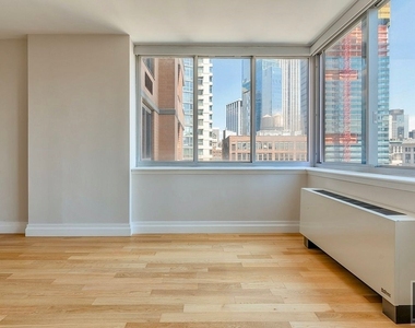 6th Avenue - Photo Thumbnail 5