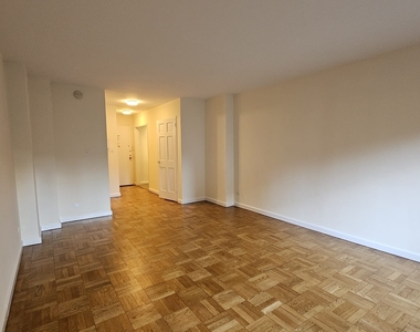 East 79 Street - Photo Thumbnail 1