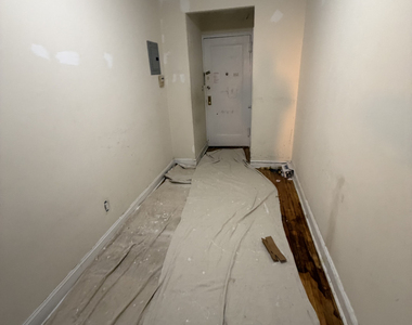 143-6 Barclay Avenue - Photo Thumbnail 1