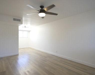 3025 N 36th Street - Photo Thumbnail 3