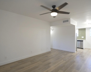 3025 N 36th Street - Photo Thumbnail 2