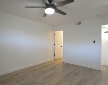 3025 N 36th Street - Photo Thumbnail 6
