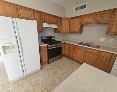 201 W Barrus Place - Photo Thumbnail 1