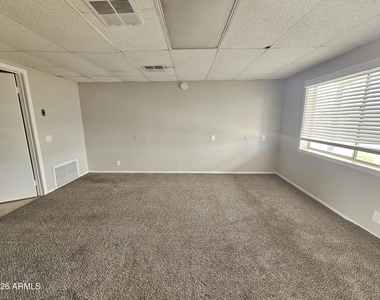 201 W Barrus Place - Photo Thumbnail 10