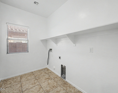 1739 N St Francis Place - Photo Thumbnail 31