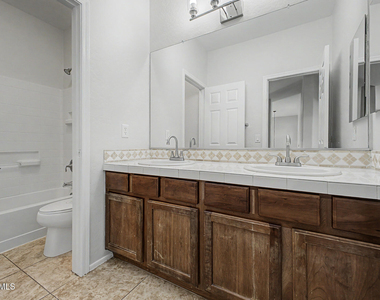 1739 N St Francis Place - Photo Thumbnail 29
