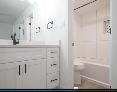 3025 N 36th Street - Photo Thumbnail 4