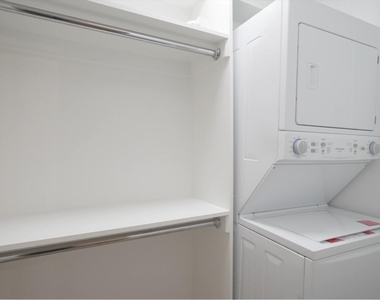 3025 N 36th Street - Photo Thumbnail 5