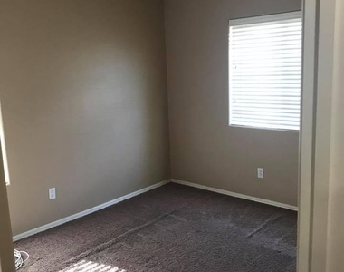 4557 E Del Rio Street - Photo Thumbnail 18