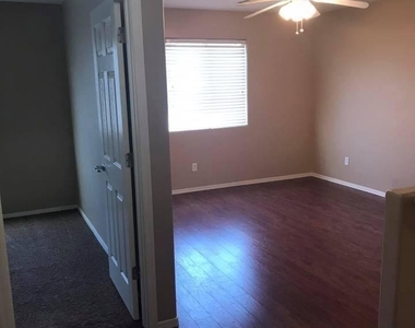 4557 E Del Rio Street - Photo Thumbnail 2