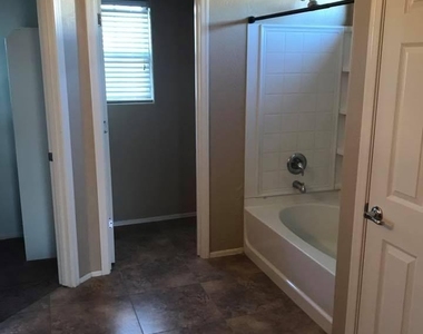 4557 E Del Rio Street - Photo Thumbnail 12
