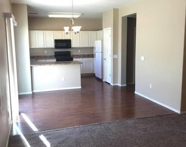 4557 E Del Rio Street - Photo Thumbnail 3