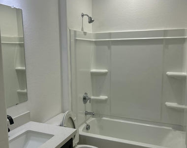 577 N 17th Street - Photo Thumbnail 7
