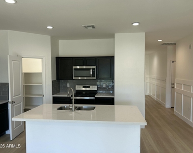 577 N 17th Street - Photo Thumbnail 15