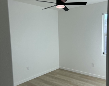 577 N 17th Street - Photo Thumbnail 3