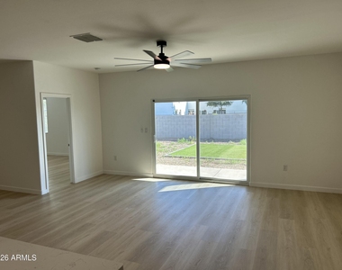 577 N 17th Street - Photo Thumbnail 11