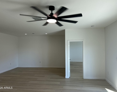 577 N 17th Street - Photo Thumbnail 12
