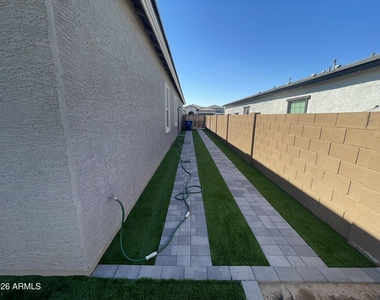 22698 E Roundup Way - Photo Thumbnail 22