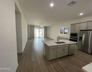 22698 E Roundup Way - Photo Thumbnail 7
