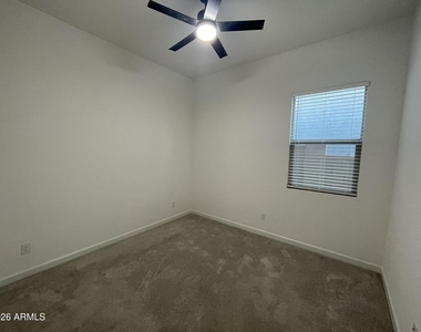 22698 E Roundup Way - Photo Thumbnail 6