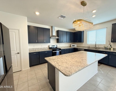 17153 W Blue Sky Drive - Photo Thumbnail 6