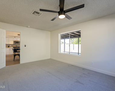 7204 E Drummer Avenue - Photo Thumbnail 9